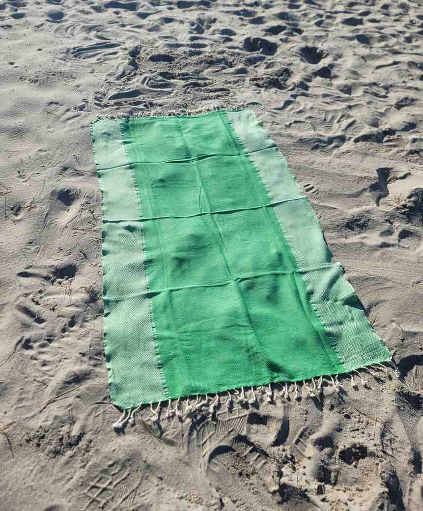 Yansima Throw